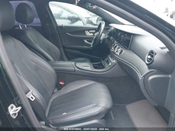 Mercedes Klasa E W213 2022 Mercedes-Benz Klasa E 350 2022 2.0l 2.0 Benzyna 255KM, zdjęcie 9