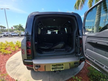 Land Rover Defender IV (L663) 2024 Land Rover Defender 110 X-Dynamic SE 2024 3.0 Benzyna 395KM, zdjęcie 2