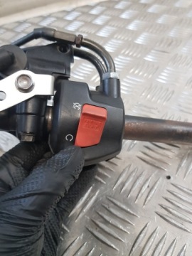 ПРАВЫЙ РУЛЬ + БАК + ПРАВЫЙ ПЕРЕКЛЮЧАТЕЛЬ HONDA CBR 900RR SC33