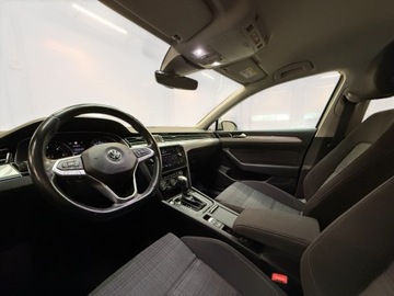 Volkswagen Passat B8 Variant 2.0 TDI BlueMotion SCR 190KM 2019 Volkswagen Passat Volkswagen Passat, zdjęcie 16