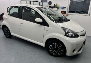 Toyota Aygo I 2013 Toyota Aygo 1.0 benzyna 1 wlasciciel 100 bezwypadkowy Benzyna 70KM, zdjęcie 9