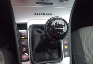 Volkswagen Passat B7 Variant 2.0 TDI CR DPF BlueMotion 140KM 2013 Volkswagen Passat 4x4140KM AlltrackNAVIgacja 6 Biegow2xPDC 4Motion, zdjęcie 9