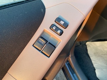 Toyota Yaris III Hatchback 5d 1.4 D-4D DPF 90KM 2011 Toyota Yaris II 1.4 D4D 90 KM NAVI KAMERA, zdjęcie 18