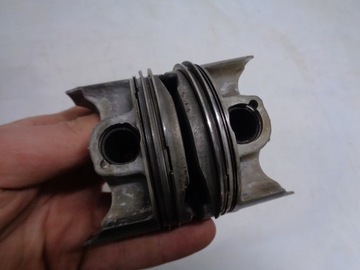 HONDA CBR 929 SC44 Tłoki Pierścienie