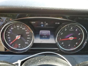 Mercedes Klasa E W213 2019 Mercedes-Benz Klasa E 2019 Mercedes-Benz E-Class E 300 4MATIC Sedan 2.0, zdjęcie 8