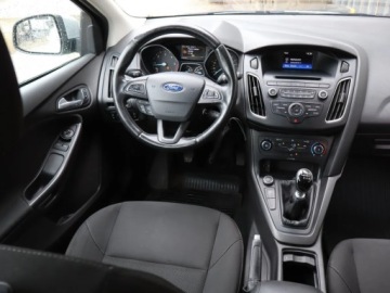 Ford Focus III Hatchback 5d facelifting 1.5 TDCi 120KM 2015 Ford Focus 1.5 TDCi, Salon Polska, Serwis ASO, zdjęcie 6