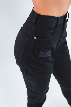 Czarne spodnie damskie rurki cargo z kieszeniami wysoki stan L