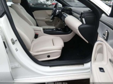 Mercedes CLA C118/X118 2025 Mercedes-Benz CLA 250 Coupe 2025 2.0 Benzyna 221KM, zdjęcie 9