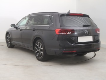 Volkswagen Passat B8 Variant Facelifting 2.0 TDI SCR 150KM 2023 VW Passat 2.0 TDI, Salon Polska, 1. Właściciel, zdjęcie 3