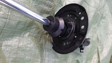 AMORTYZATOR LEWY PRZÓD NISSAN QASHQAI J11 II