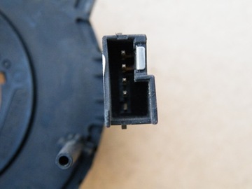 AUDI A4 B5 A6 C5 VW PASSAT BORA PÁSEK KROUŽEK POD VOLANT ŘÍDÍCÍ AIRBAG 1J0959653