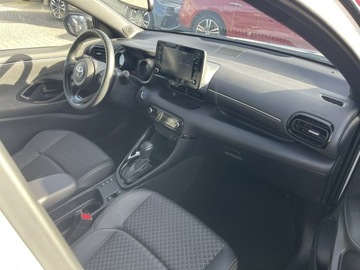 Toyota Yaris IV Hatchback 1.5 Hybrid Dynamic Force 116KM 2021 Toyota Yaris Hybryda Automat Klimatronik Kamera, zdjęcie 9