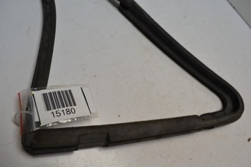 Fiat 126p Уплотнитель левого треугольного стекла