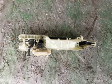 HYUNDAI I40 KLIKA LEVÝ PŘEDNÍ CHRÓM S6G