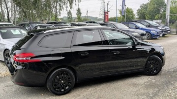 Peugeot 308 II SW Facelifting 1.2 PureTech 110KM 2018 Peugeot 308 SW 1.2i 110PS OPŁACONY Bezwypadkowy, zdjęcie 13