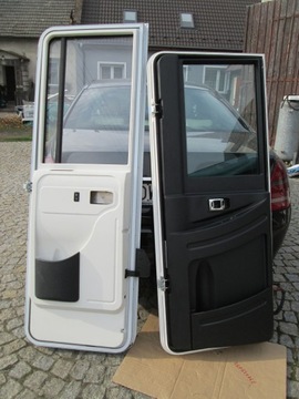 КОМПЛЕКТНЫЕ ДВЕРИ ОТ ВОДИТЕЛЯ КАМЕРЫ INTEGRA HYMER