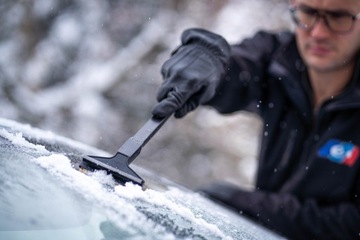 Murska 580L Латунный скребок для окон + мягкая щетка для снега Vikan