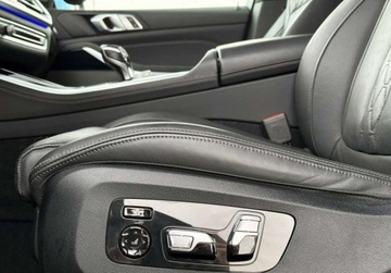 BMW X5 G05 M SUV 4.4 M50i 530KM 2022 BMW X5 I wlasciciel V8 Hak PL Gwarancja Bezwypadkowy FVAT23, zdjęcie 29
