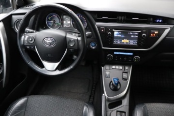 Toyota Auris II Hatchback 5d 1.8 HSD 136KM 2013 Toyota Auris Hybrid, Automat, Skóra, Navi, Klima, zdjęcie 6