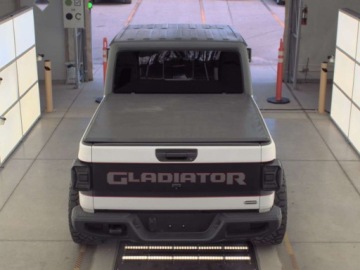 Jeep Gladiator 2020 Jeep Gladiator North Edition Crew Cab Medium Bed 2020 3.6 Benzyna 285KM, zdjęcie 3