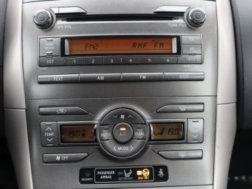 Toyota Auris I Hatchback 1.4 D-4D 90KM 2007 Toyota Auris 1.4 D-4D, Klima, Klimatronic,ALU, zdjęcie 11