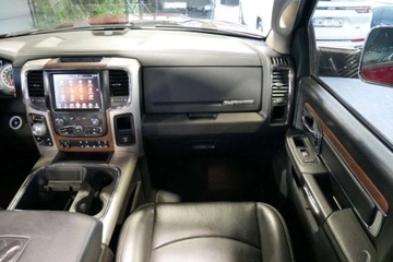 Dodge Ram IV 5.7 V8 390KM 2017 Dodge RAM Laramie1500V8HEMI5.7 Hak 390KM 4x4 Szyberdach Wentyl Alpine Navi, zdjęcie 16