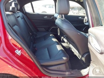 Alfa Romeo Giulia II 2023 Alfa Romeo Giulia 2023r., 4x4, 2.0L 2.0 Benzyna 28KM, zdjęcie 9