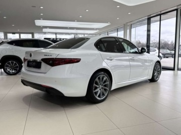 Alfa Romeo Giulia II Sedan Facelifting 2.0 Turbo 200KM 2022 Alfa Romeo Giulia Sprint Kamera cofania Android Auto Nawigacja Salon P, zdjęcie 3
