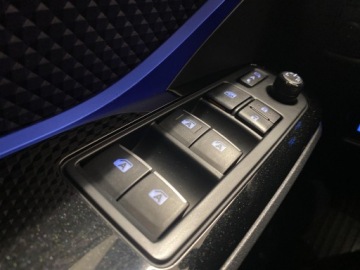 Toyota C-HR I Crossover 1.2L Turbo 116KM 2017 Toyota C-HR 1.2 T Dynamic Toyota C-HR 1.2 T Dynami, zdjęcie 19