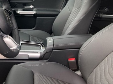 Mercedes GLB SUV 2.0 220d 190KM 2025 GLB 220 d 4-Matic Progressive 2.0 (190KM) 2025, zdjęcie 4