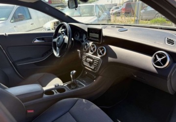 Mercedes Klasa A W176 Hatchback 5d Facelifting 180 d 109KM 2015 Mercedes-Benz Klasa A Mercedes-Benz A180 CDI 1.5 Diesel 109KM, zdjęcie 26