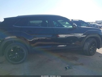 Volkswagen 2022 Volkswagen Atlas Cross Sport, 2022r., 4x4, 2.0L 2.0 Benzyna 235KM, zdjęcie 4