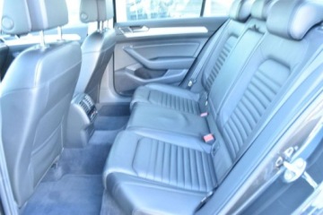Volkswagen Passat B8 Limousine 2.0 TDI BlueMotion SCR 190KM 2019 Volkswagen Passat SalonPL 190KM DSG TDI HighlineSkoraACCNavi18Business ASO, zdjęcie 31