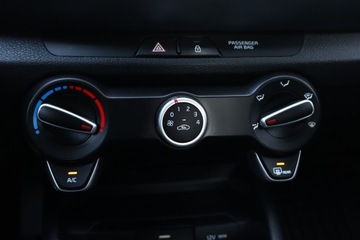 Kia Stonic Crossover Facelifting 1.0 T-GDI MHEV  120KM 2021 Kia Stonic 1.0 T-GDI, Salon Polska, Serwis ASO, zdjęcie 15