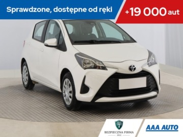 Toyota Yaris III Hatchback 5d Facelifting 2017 1.0 VVT-i 72KM 2019 Toyota Yaris 1.0 VVT-i, Salon Polska, Serwis ASO