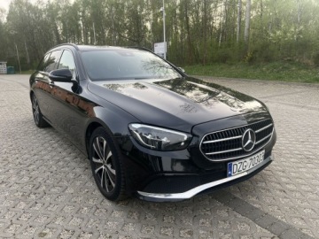 Mercedes Klasa E W213 Kombi Facelifting 2.0 E220d 194KM 2020 Mercedes-Benz Klasa E 2.0 Diesel T 9G-TRONIC 194KM 2020r pełne wyposażenie
