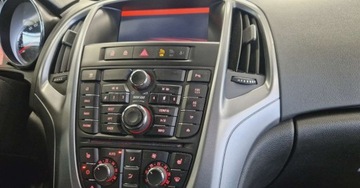 Opel Astra J Sports Tourer Facelifting 1.7 CDTI ECOTEC 110KM 2014 Opel Astra 1.7 CDTI 110KM Bogata wersja 1.7 Diesel 110KM, zdjęcie 16