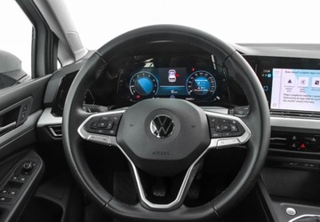 Volkswagen Golf VIII Hatchback 1.5 TSI EVO 130KM 2021 Volkswagen Golf 1.5 TSI 130KM Life Fotele Podgrzewane Czujniki Przod Tyl, zdjęcie 16