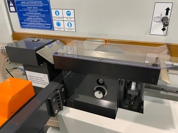 Пила для резки шпона с вертикальным фрезой и задним столом FILA 31.