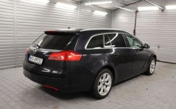 Opel Insignia I Sports Tourer 2.0 CDTI ECOTEC 110KM 2009 Opel Insignia Panorama, Multifunkcja, Tempomat, Komputer, Climatronic, Zad, zdjęcie 2