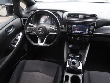 Nissan Leaf II Hatchback Elektryczny 40kWh 150KM 2018 Nissan Leaf 40 kWh, SoH 89%, Automat, VAT 23%, zdjęcie 6