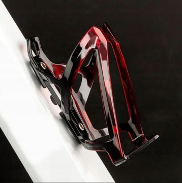 УНИВЕРСАЛЬНЫЙ ДЕРЖАТЕЛЬ БУТЫЛКИ ДЛЯ ЧЕРНОГО И КРАСНОГО ВЕЛОСИПЕДА RW34