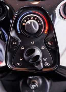 Toyota Aygo II Hatchback 5d 1.0 VVT-i 69KM 2017 Toyota Aygo 1.0 VVT-i X-cite EU6 Benzyna 69KM, zdjęcie 23