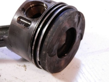 MERCEDES W210 PÍST 2,2CDI + OJNICE OM611961