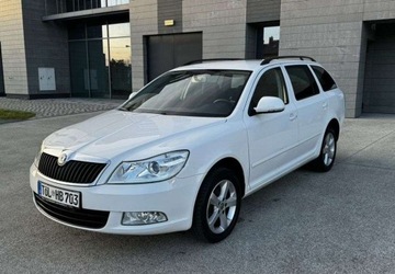 Skoda Octavia II Kombi 2.0 TDI CR DPF 140KM 2012 Skoda Octavia Skoda Octavia 2.0 TDI DPF 4x4 Cross