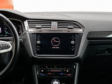 Volkswagen Tiguan II SUV Facelifting 1.5 TSI 150KM 2021 VOLKSWAGEN Tiguan 1.5 TSI Elegance DSG Suv 150KM 2021, zdjęcie 14