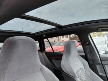 Volkswagen Golf VIII Variant 1.5 TSI 150KM 2023 Volkswagen Golf R Line Panorama Kamera Harman Kardon 1.5 Benzyna 150KM, zdjęcie 14