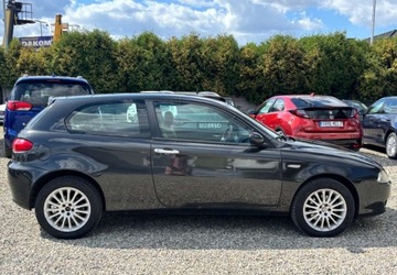 Alfa Romeo 147 Hatchback 1.9 JTD 115KM 2006 Alfa Romeo 147 2006 r. 1.9 Diesel 116KM, zdjęcie 6