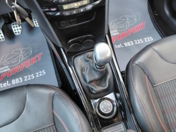Peugeot 2008 I SUV Facelifting 1.2 PureTech 130KM 2016 Peugeot 2008 GT Line Navi Kamera Sensor Alu 1.2 Benzyna 130KM, zdjęcie 17