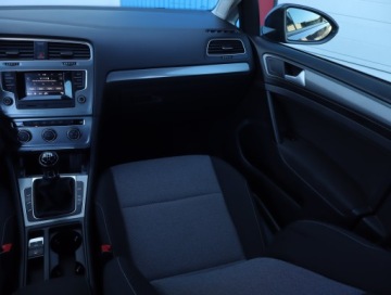 Volkswagen Golf VII Variant 1.2 TSI BlueMotion Technology 85KM 2017 VW Golf 1.2 TSI, Salon Polska, Serwis ASO, Klima, zdjęcie 7